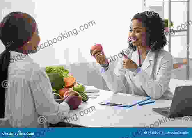 Healthcare Professional Consulting With Patient About Personalized Nutrition Plan Real Food For Gestational Diabetes: An Effective Alternative To The Conventional Nutrition Approach