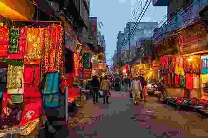 Vibrant Streets Of Delhi Fodor S Essential India: With Delhi Rajasthan Mumbai Kerala (Full Color Travel Guide 4)